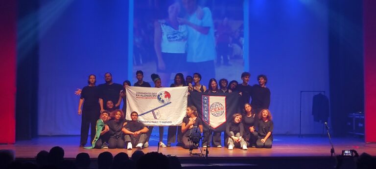 Ex-alunos do Atheneu Sergipense prestigiam peça teatral comemorativa pelos 155 anos da instituição